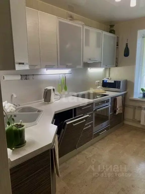 2-к кв. Белгородская область, Белгород ул. Конева, 7 (64.2 м) - Фото 0