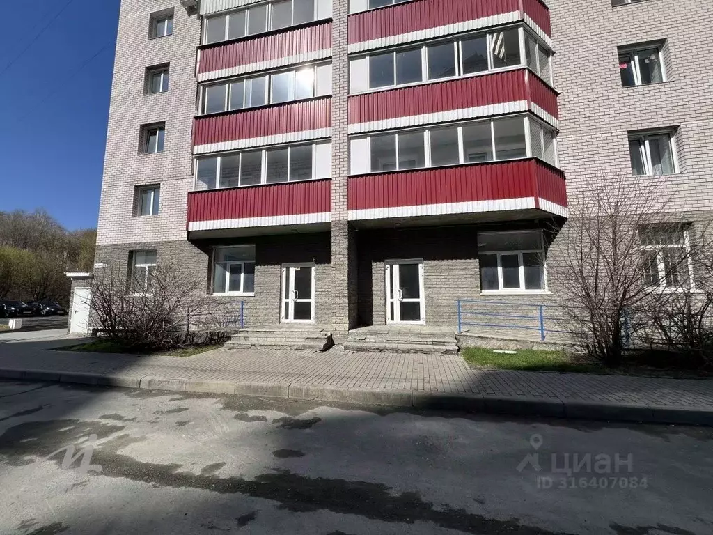 Помещение свободного назначения в Алтайский край, Барнаул ул. Гущина, ... - Фото 1