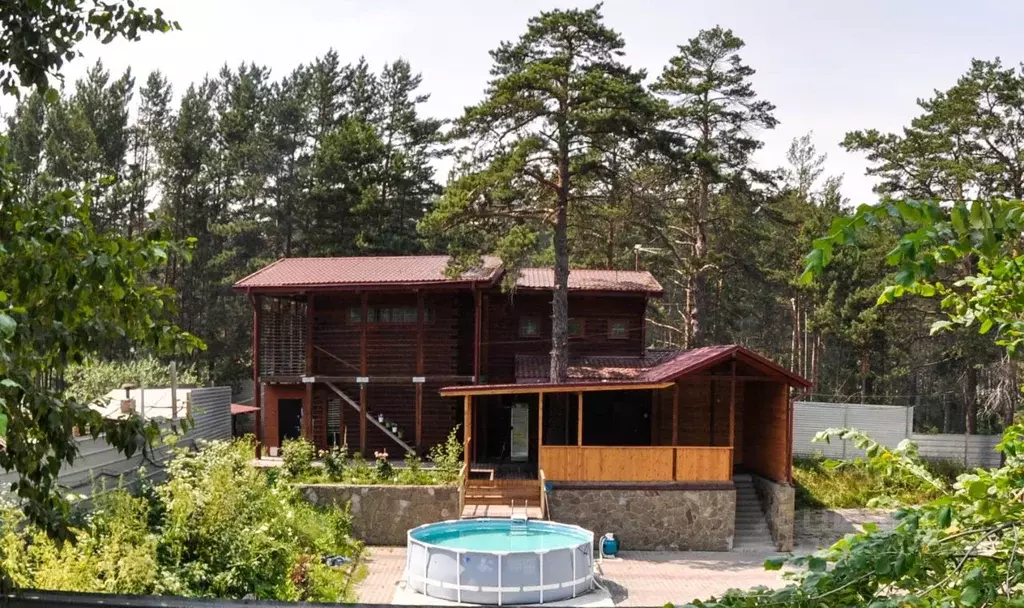 Дом в Новосибирская область, Новосибирск Черносельская ул. (200 м) - Фото 1