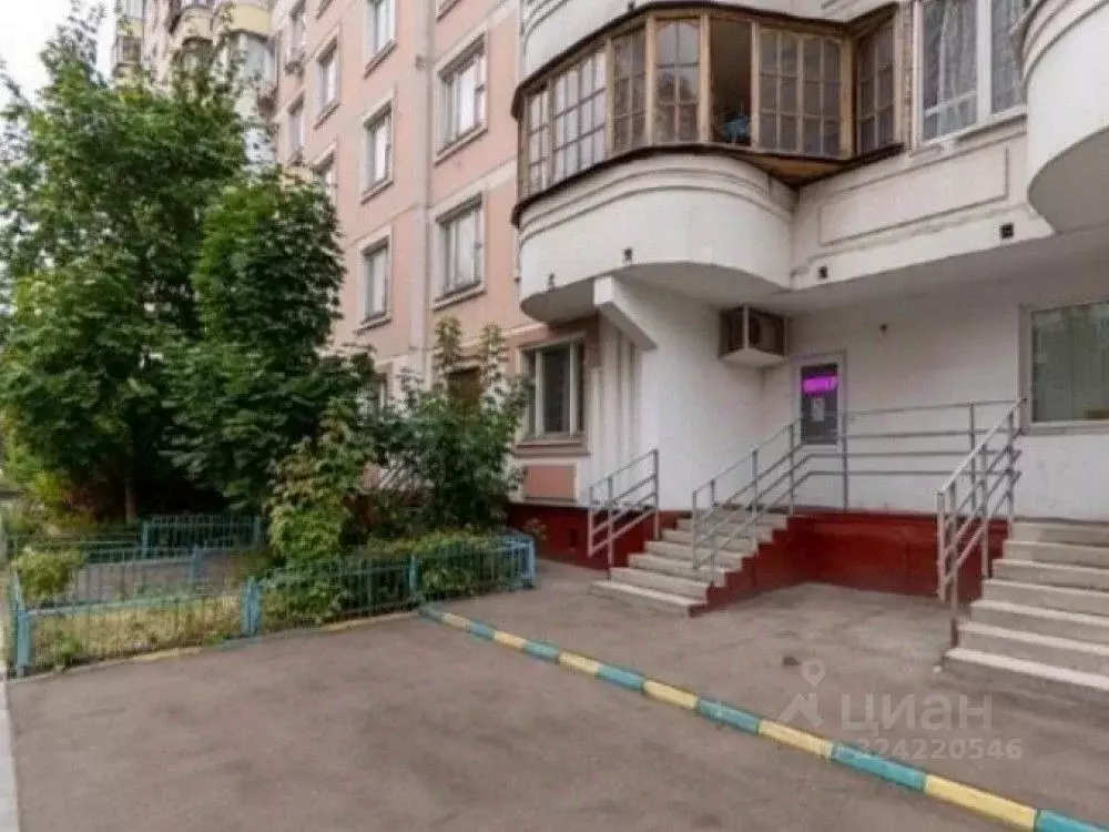 Торговая площадь в Москва Мичуринский просп., 9К4 (615 м) - Фото 1