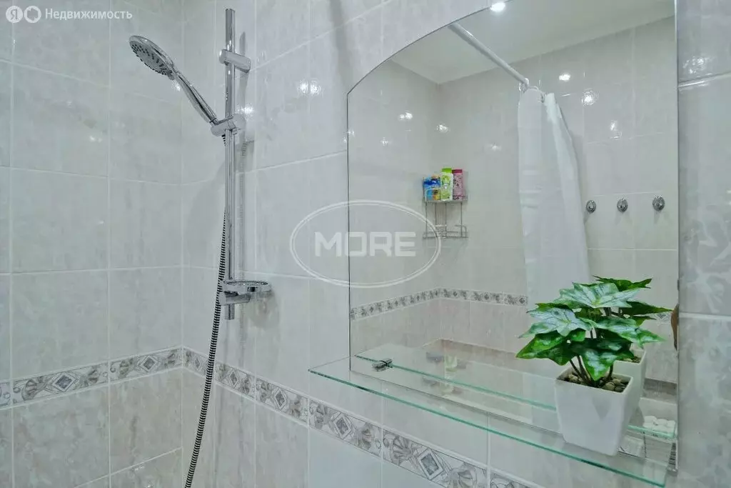 3-комнатная квартира: Калининград, Театральная улица, 15 (56 м) - Фото 1