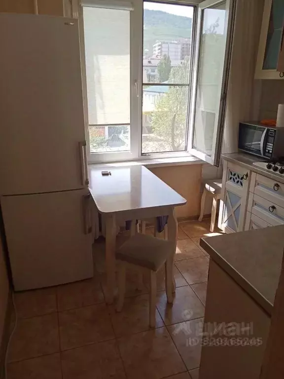 3-к кв. Дагестан, Махачкала ул. Гагарина (50.0 м) - Фото 0