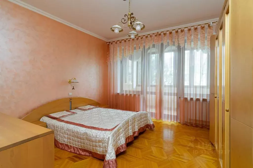 2-к кв. Крым, Симферополь ул. Менделеева, 6 (70.2 м) - Фото 0