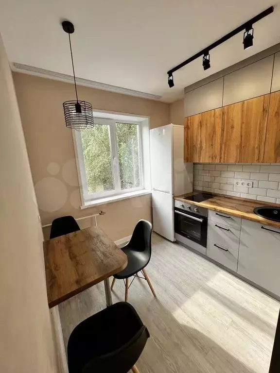2-к. квартира, 45 м, 4/4 эт. - Фото 0
