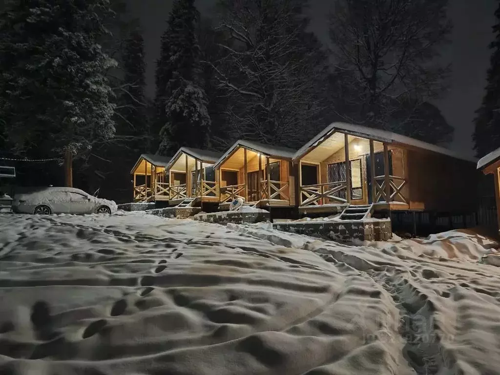 Дом в Карачаево-Черкесия, Зеленчукский район, с. Архыз пер. 3-й ... - Фото 1