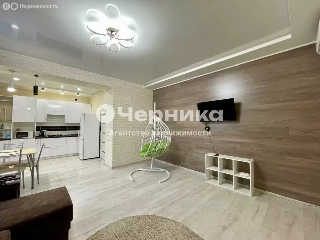 2-комнатная квартира: Каменск-Шахтинский, улица Кирова, 82 (58 м) - Фото 0