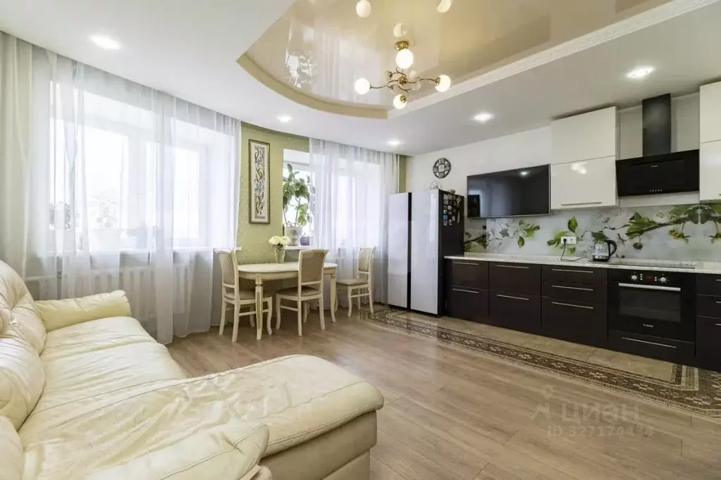 3-к кв. Тюменская область, Тюмень ул. Максима Горького, 90 (114.3 м) - Фото 1