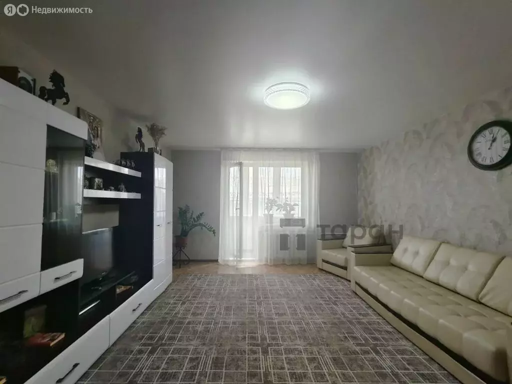 2-комнатная квартира: Челябинск, улица Стахановцев, 120А (66.4 м) - Фото 1