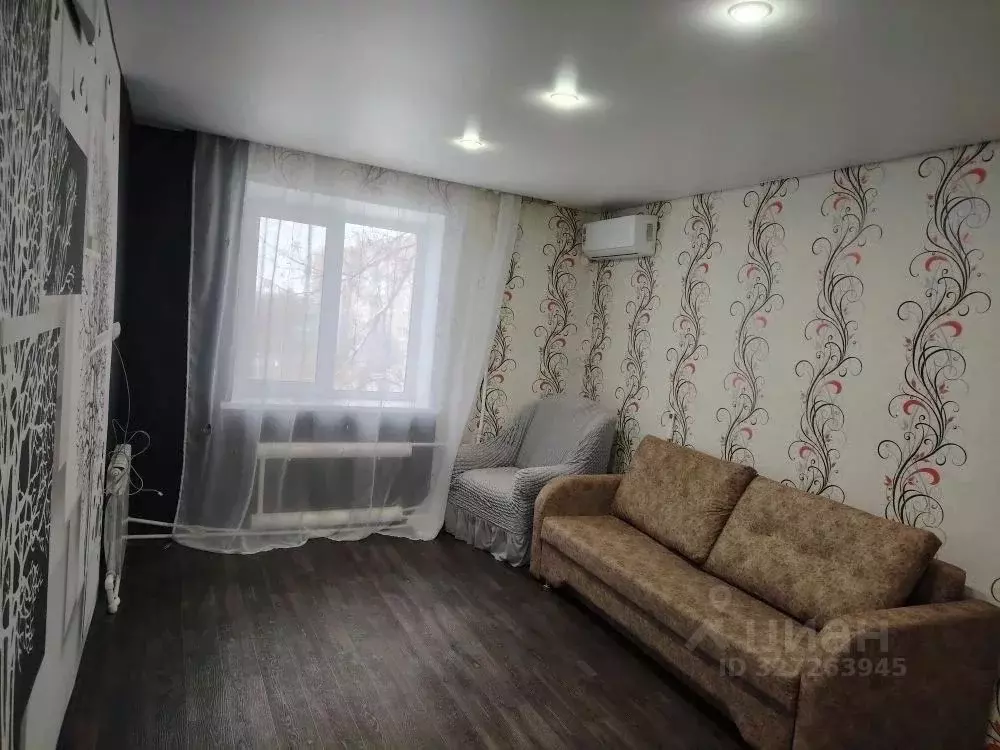 Комната Саратовская область, Красноармейск 5-й мкр, 3 (31.9 м) - Фото 1