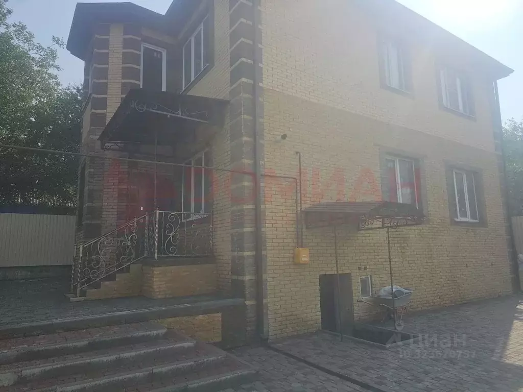 Дом в Ростовская область, Ростов-на-Дону 2-й Аграрный пер., 9 (208 м) - Фото 1