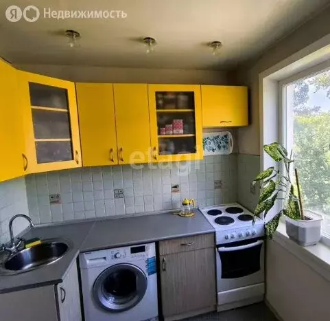 3-комнатная квартира: Бердск, Микрорайон, 6 (57.4 м) - Фото 2