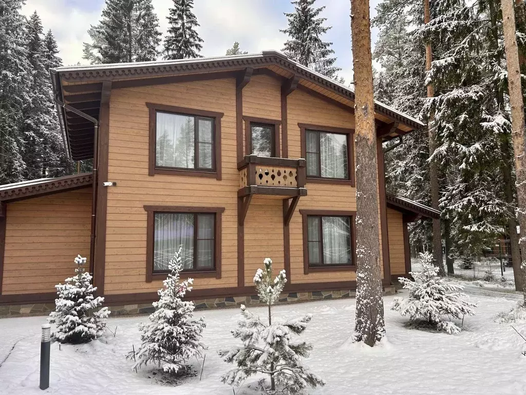 Коттедж в Ленинградская область, Всеволожский район, Бугровское ... - Фото 1