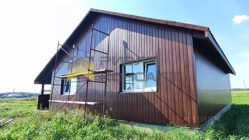 Дом в Омская область, Азовский Немецкий Национальный район, д. Новинка ... - Фото 1