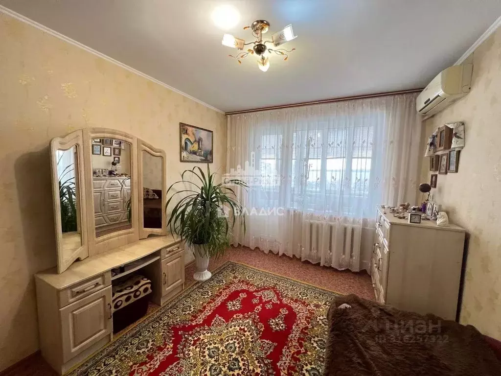 3-к кв. Крым, Керчь ул. Генерала Петрова, 10 (67.3 м) - Фото 0
