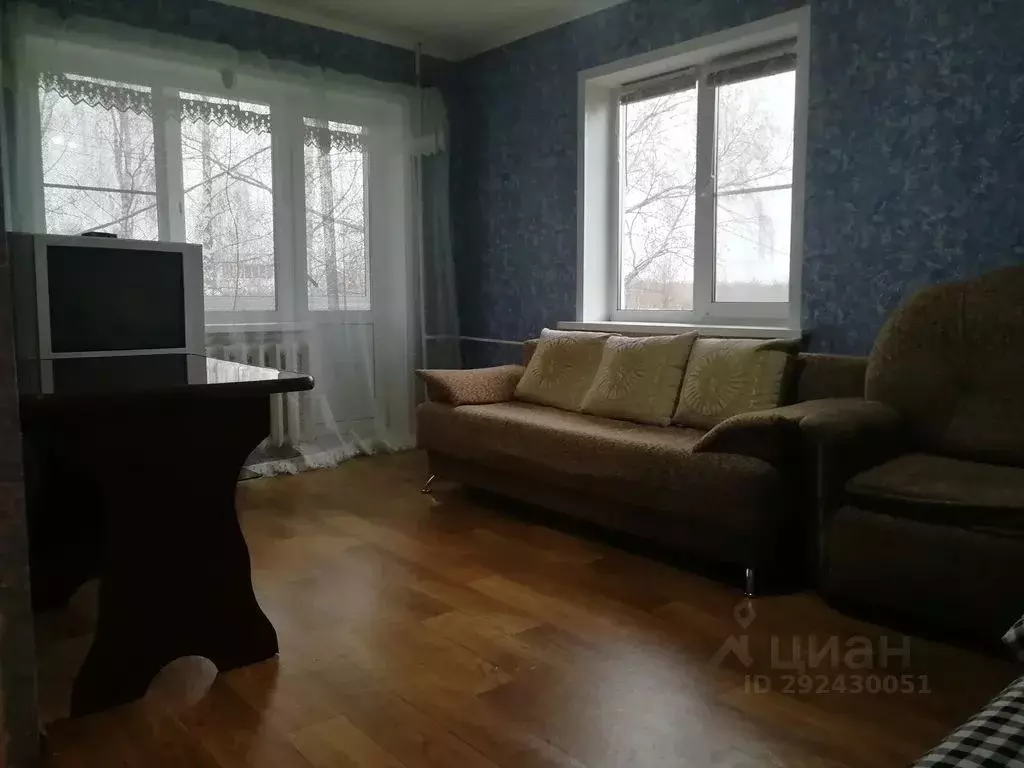 1-к кв. Тульская область, Одоев рп ул. 50 лет Октября, 72 (40.0 м) - Фото 1