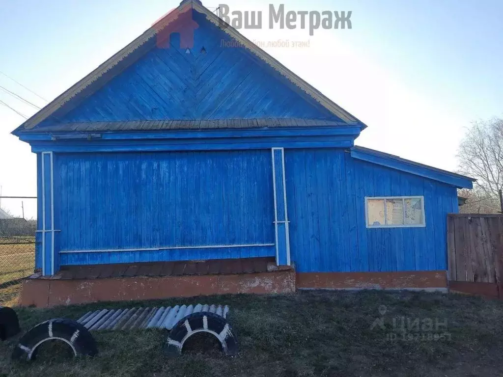 Дом в Оренбургская область, Бузулукский район, Троицкий сельсовет, с. ... - Фото 1