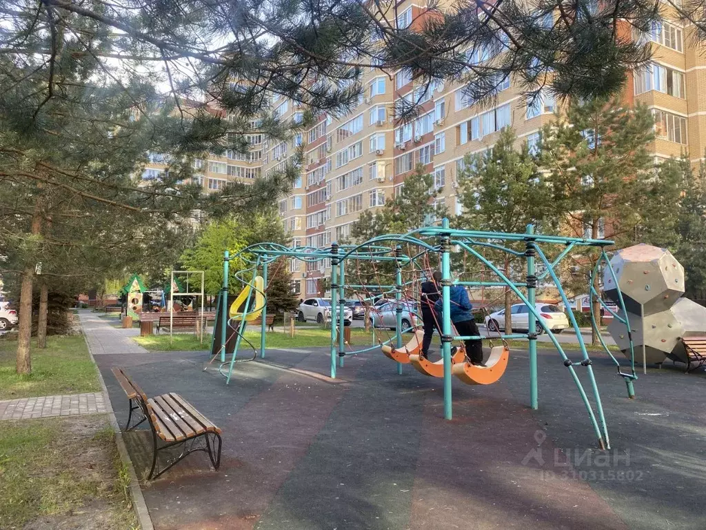 2-к кв. Москва пос. Знамя Октября, Родники мкр, 5 (82.1 м) - Фото 1