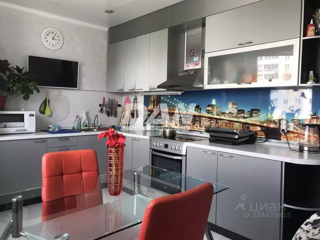 3-к кв. Челябинская область, Челябинск ул. Лобырина, 11Б (81.8 м) - Фото 2