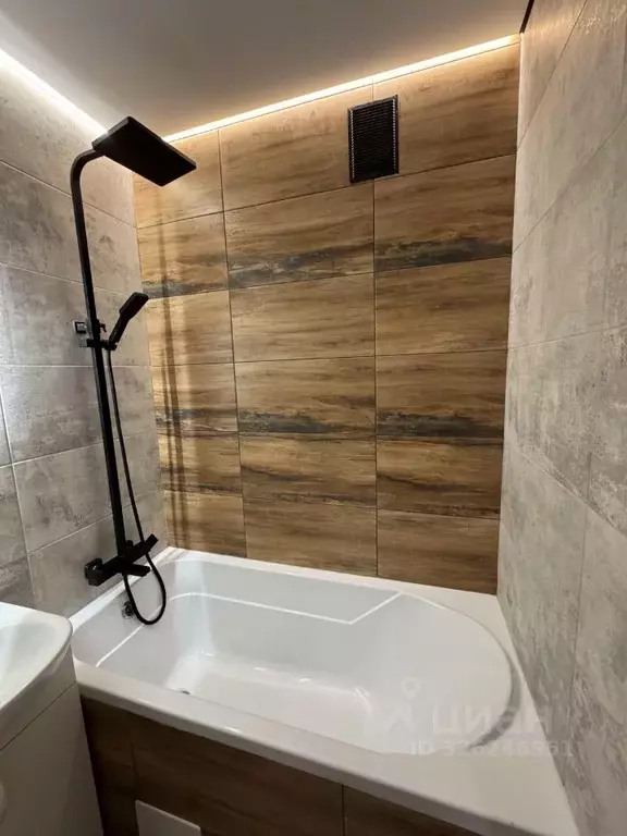 3-к кв. Псковская область, Псков ул. Яна Фабрициуса, 15 (57.0 м) - Фото 2