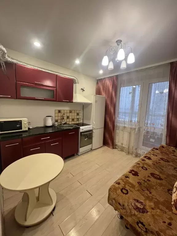 Студия Тюменская область, Тюмень ул. Новоселов, 115 (17.0 м) - Фото 1