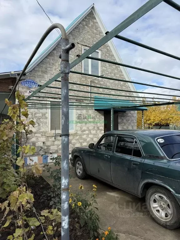 Дом в Саратовская область, Балаково Приканальное СТ, ул. Почтовая (69 ... - Фото 1