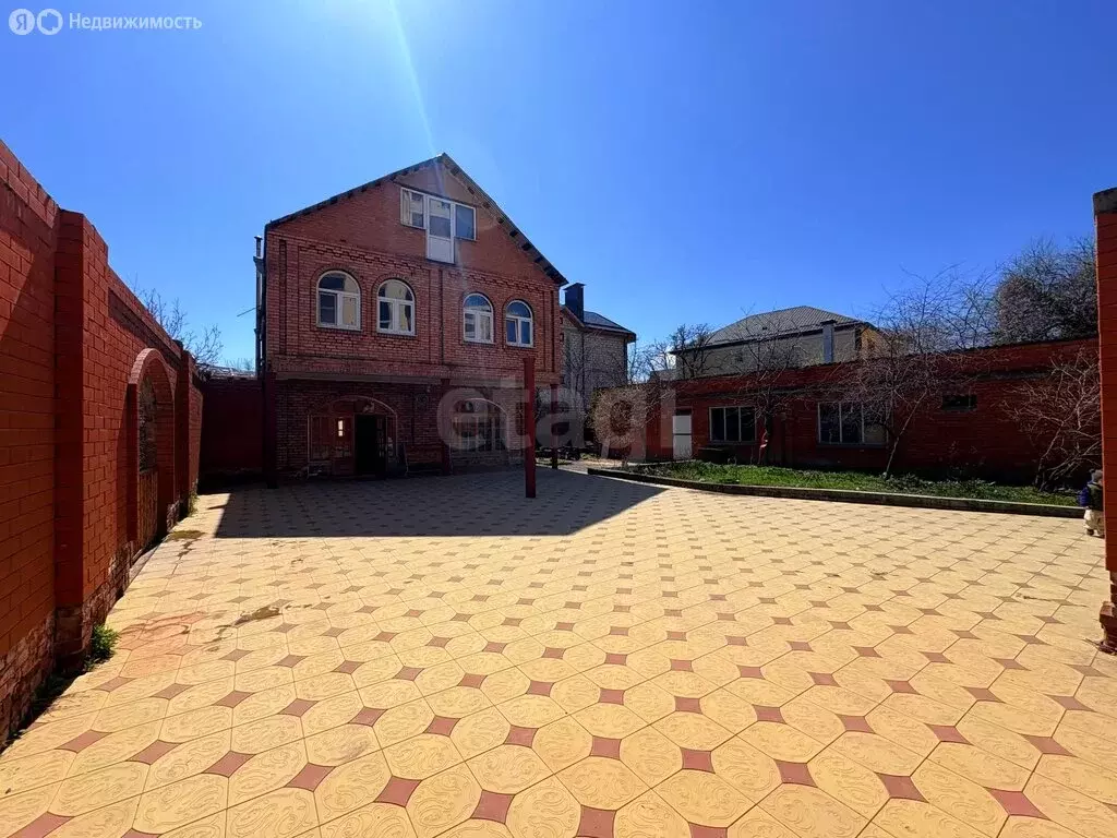 Дом в Владикавказ, улица Зангиева (259 м) - Фото 1