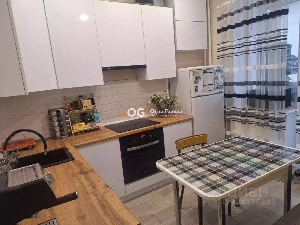 1-к кв. Брянская область, Брянск ул. Горбатова, 47 (50.0 м) - Фото 1