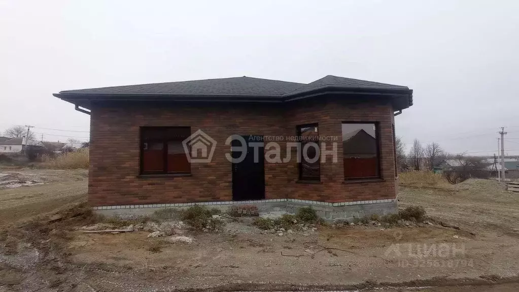 Дом в Волгоградская область, Волгоград ул. Ишимская (100 м) - Фото 1