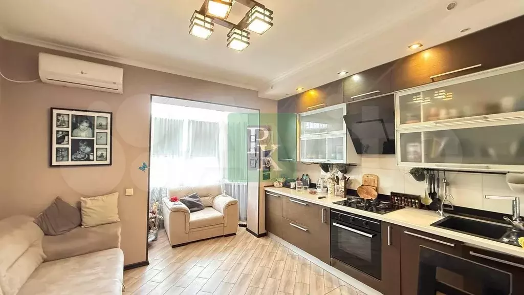 2-к. квартира, 60 м, 1/9 эт. - Фото 0