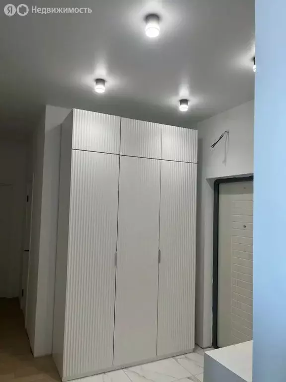 4-комнатная квартира: Тюмень, улица Павла Никольского, 2 (79.4 м) - Фото 1