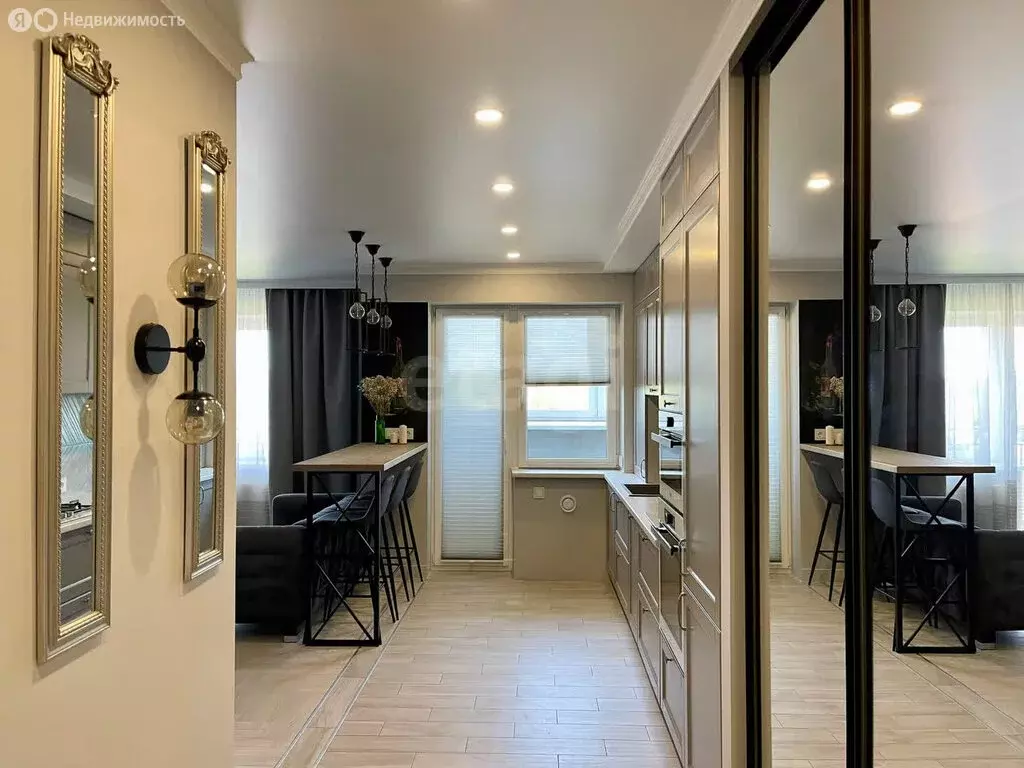 Квартира-студия: Калининград, улица Виктора Гакуна, 5 (43 м) - Фото 1
