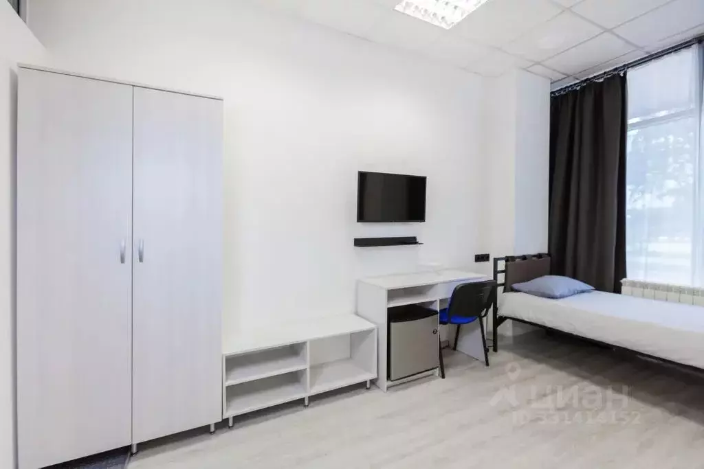 Комната Омская область, Омск ул. Иртышская Набережная, 31 - Фото 2