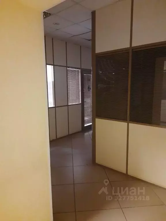 Помещение свободного назначения в Тюменская область, Ишим ул. Карла ... - Фото 2