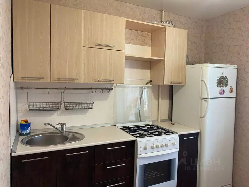 2-к кв. Татарстан, Альметьевск ул. Ленина, 42 (60.0 м) - Фото 0