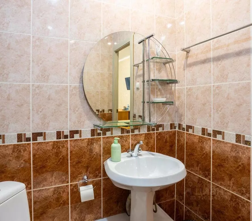 Комната Тюменская область, Тобольск Большая Сибирская ул., 40 (15.0 м) - Фото 2