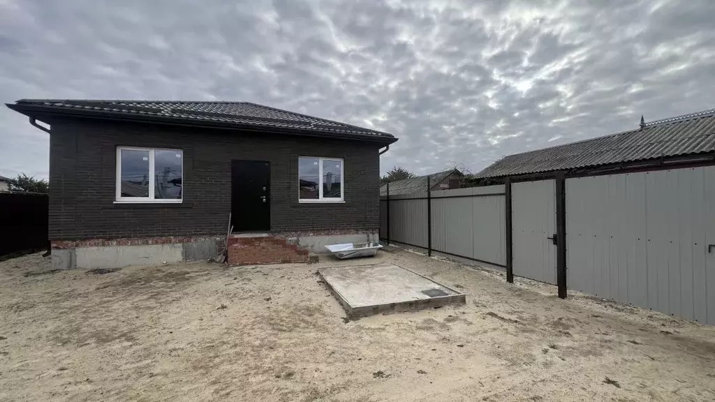 Дом в Ростовская область, Батайск Октябрьская ул. (100 м) - Фото 2