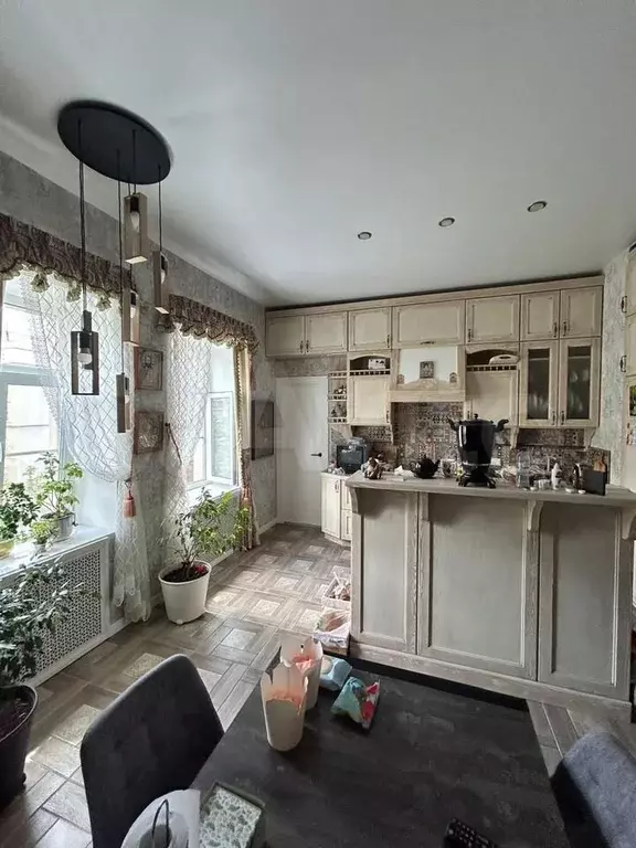 5-к. квартира, 130 м, 6/7 эт. - Фото 0