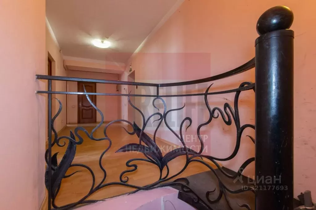 2-к кв. Калининградская область, Калининград пер. Щорса, 1 (155.2 м) - Фото 1