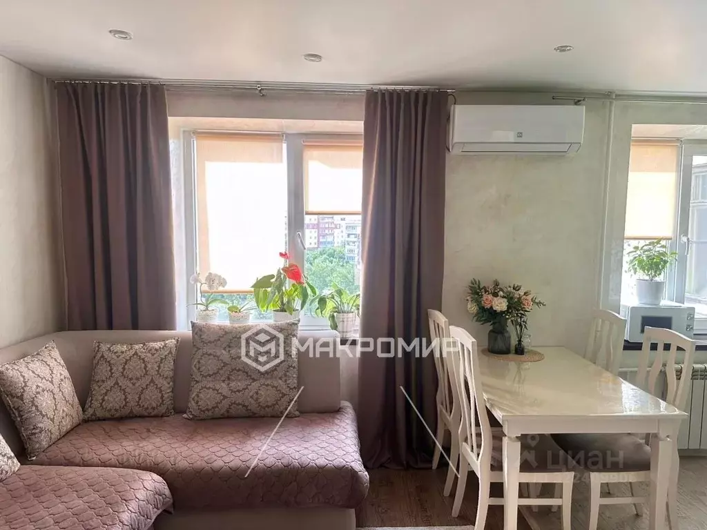 3-к кв. Челябинская область, Челябинск ул. Комарова, 112 (57.0 м) - Фото 2