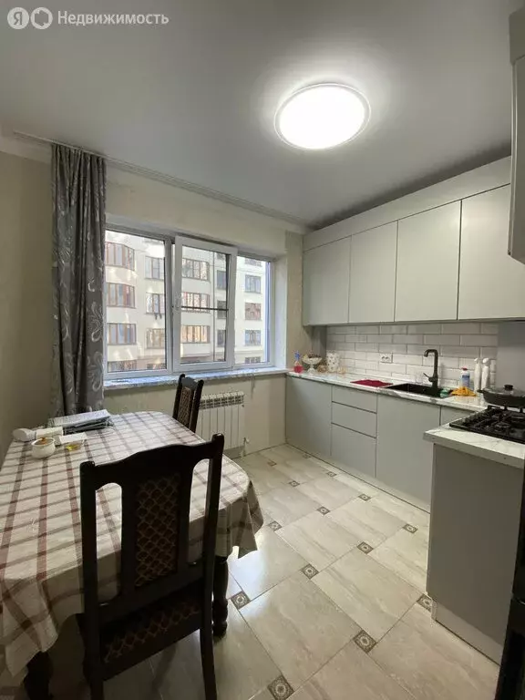 2-комнатная квартира: Нальчик, улица Шарданова, 48к1 (60 м) - Фото 0