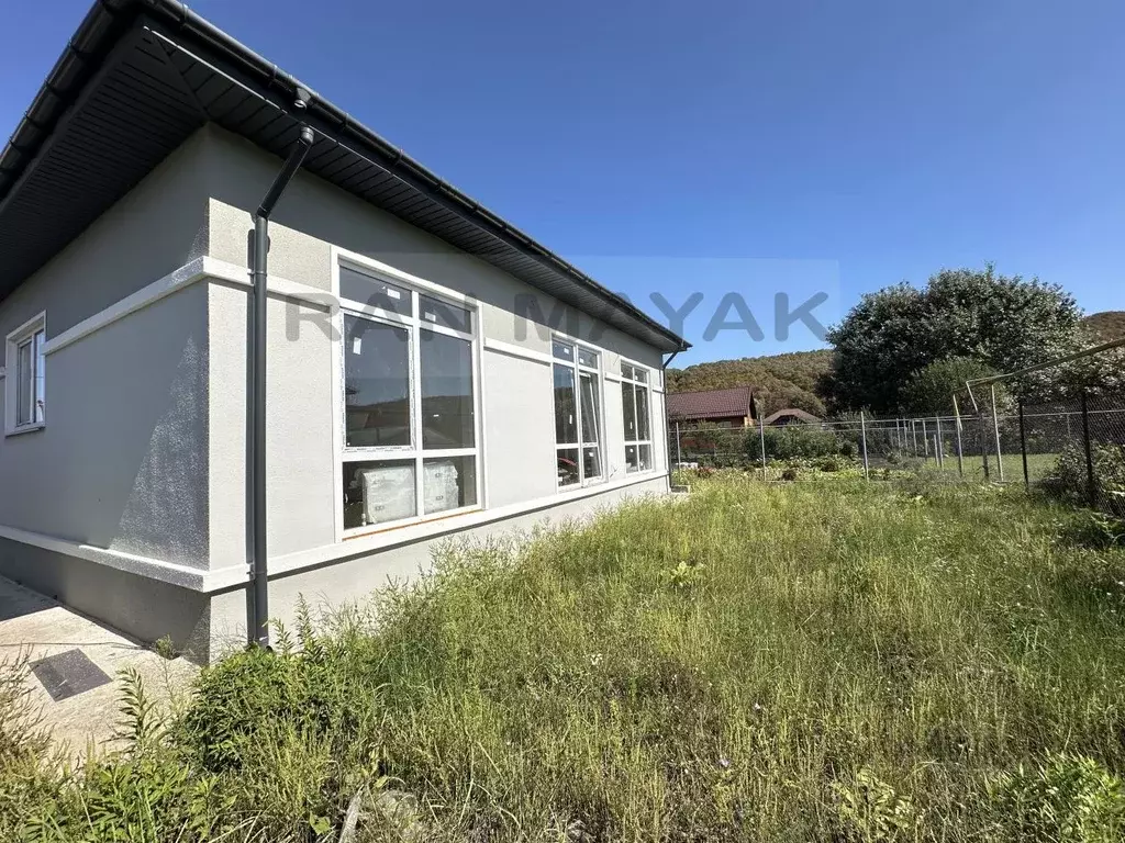 Дом в Адыгея, Майкопский район, Краснооктябрьское с/пос, пос. ... - Фото 2