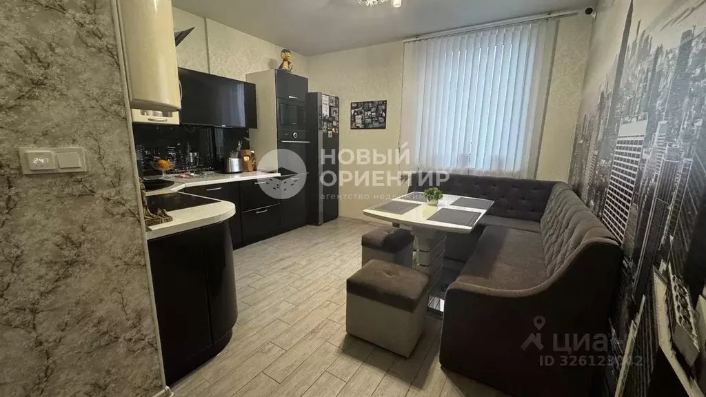 2-к кв. Свердловская область, Екатеринбург ул. Куйбышева, 98 (66.0 м) - Фото 1