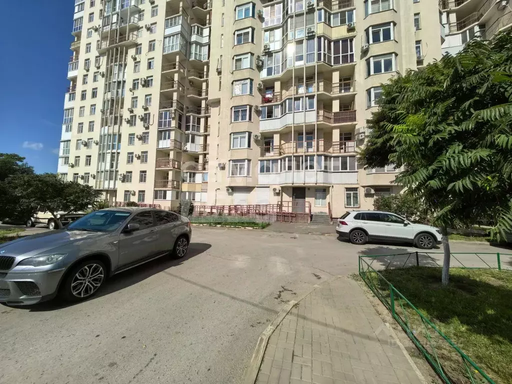 2-к кв. Волгоградская область, Волгоград ул. Маршала Воронова, 14 ... - Фото 0