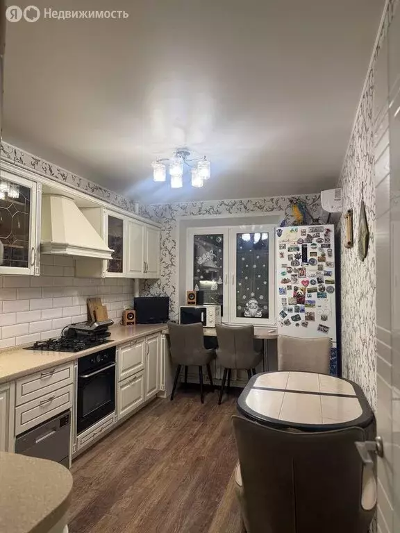 2-комнатная квартира: посёлок городского типа Редкино, улица Фадеева, ... - Фото 1