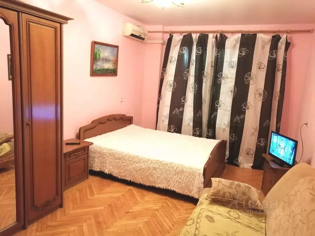 2-к кв. Волгоградская область, Волгоград ул. Аллея Героев, 1 (70.0 м) - Фото 0