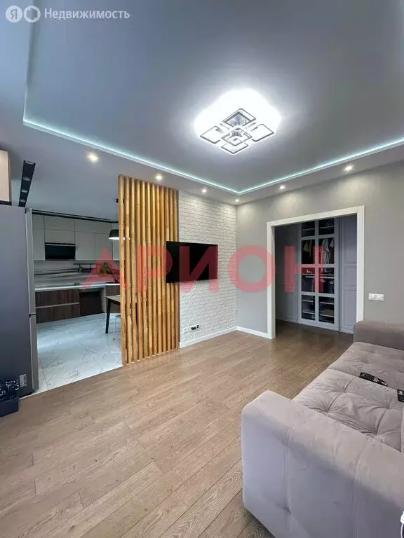 2-комнатная квартира: Тюмень, улица Тимофея Чаркова, 81к2 (75.2 м) - Фото 1