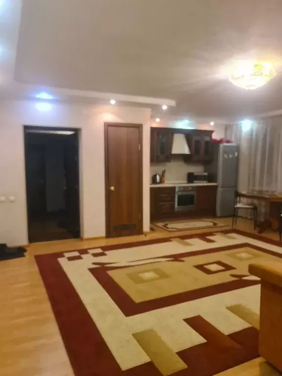 2-к кв. Свердловская область, Екатеринбург ул. Надеждинская, 8 (60.0 ... - Фото 2