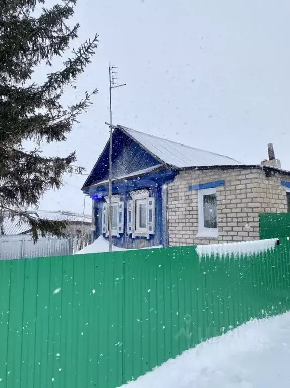 Дом в Башкортостан, Ишимбайский район, Янурусовский сельсовет, д. ... - Фото 1