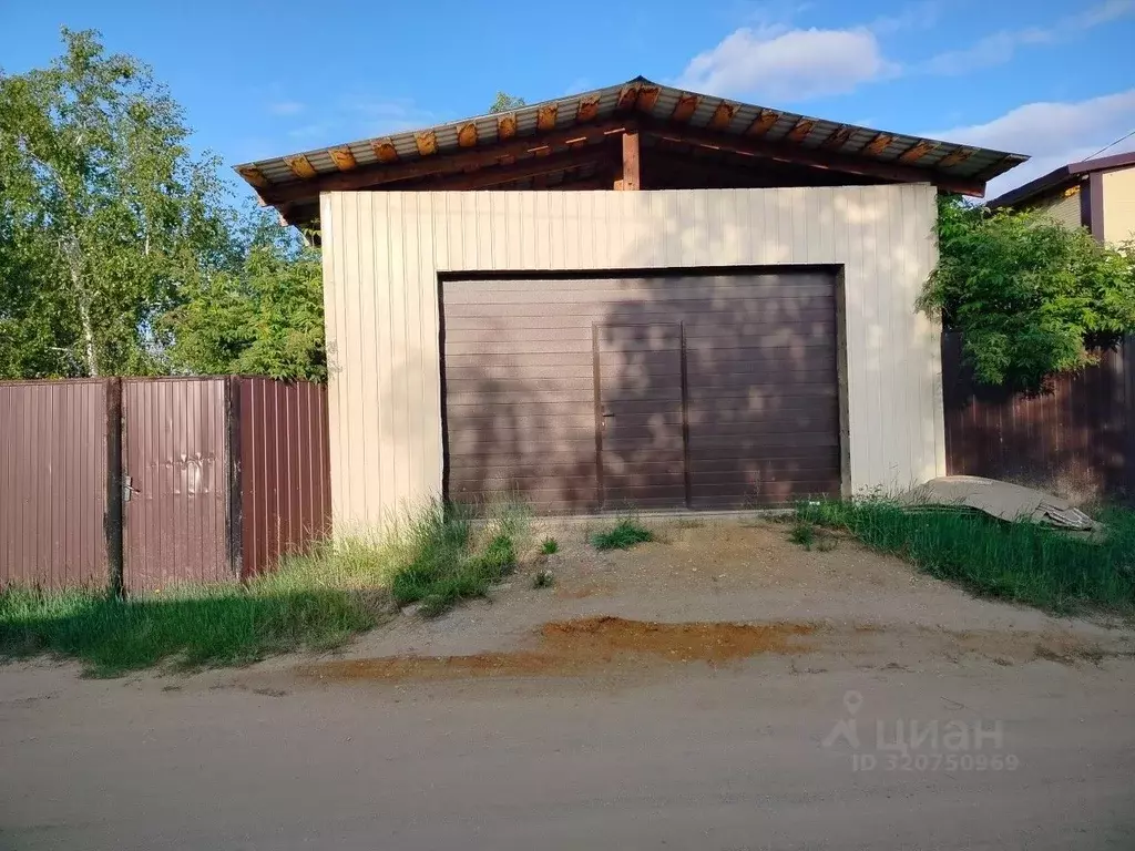 Дом в Саха (Якутия), Якутск ул. Степная, 65 (150 м) - Фото 1