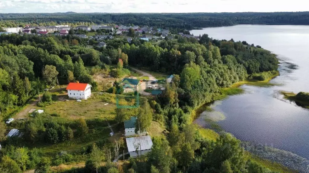 Дом в Карелия, Олонецкий район, с. Михайловское Набережная ул. (320 м) - Фото 1